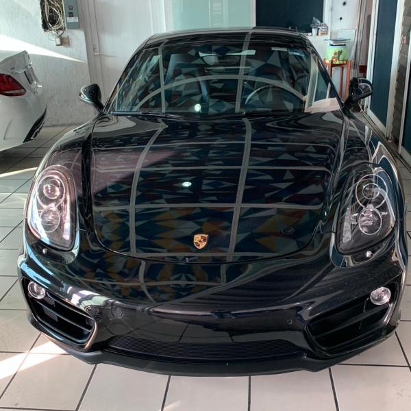 Porshe Negro